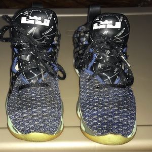 Nike LeBron youth size 2.5